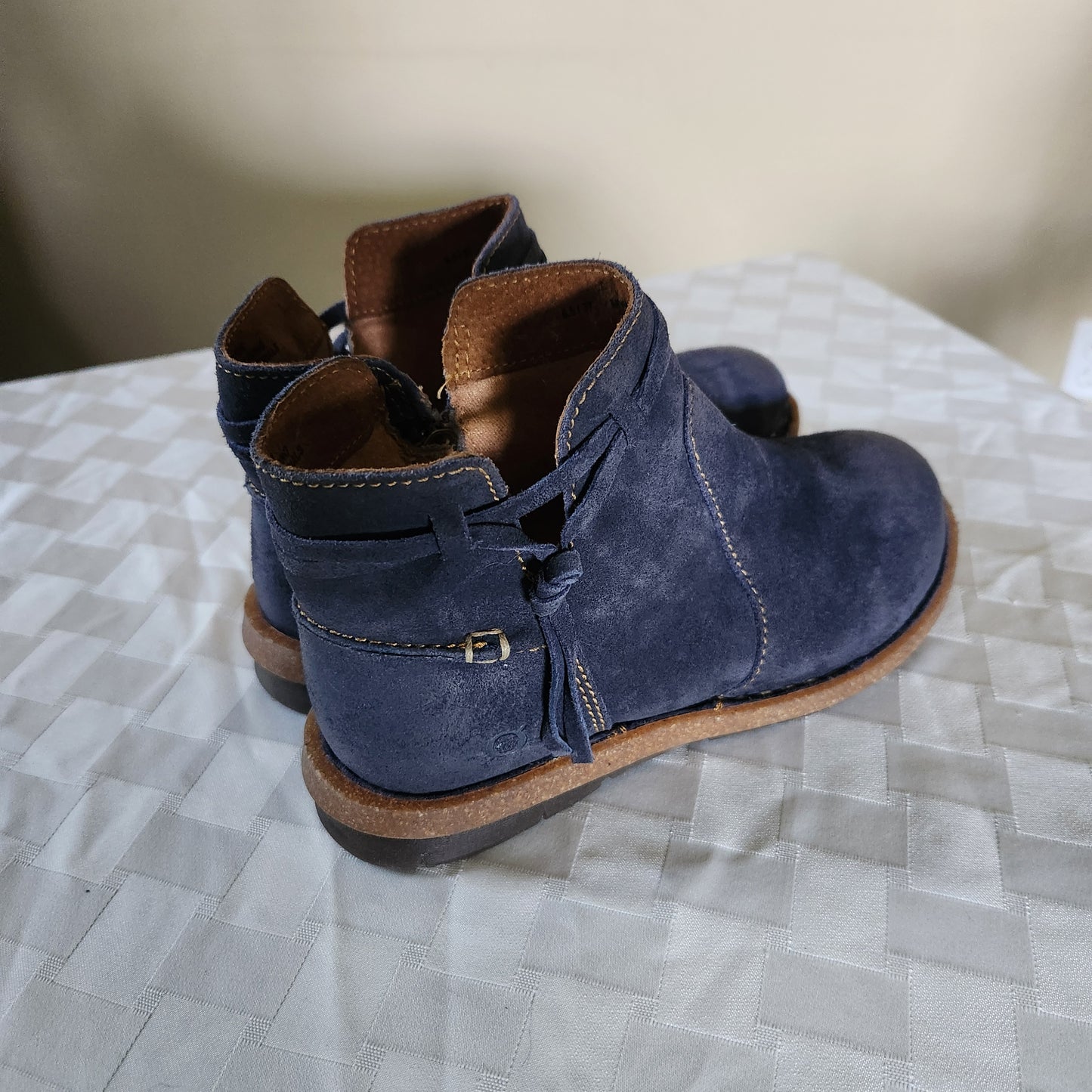 Born Navy Blue Suede Ankle Bootie Comfort Shoes Size 6.5