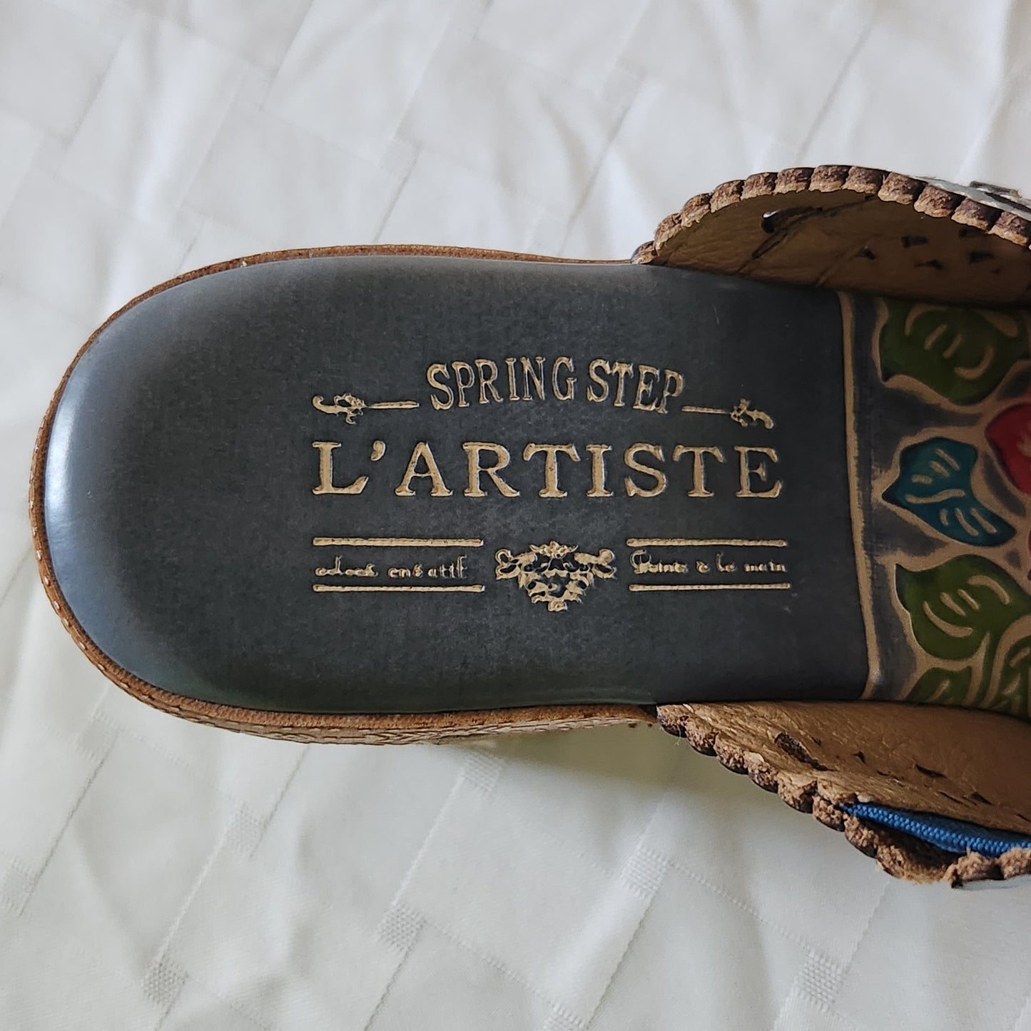 L'Artiste Hand-Painted Cut Leather Platform Comfort Shoes Size 6.5