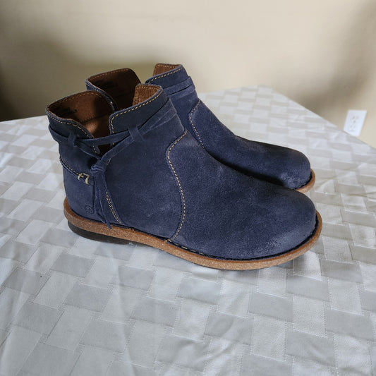 Born Navy Blue Suede Ankle Bootie Comfort Shoes Size 6.5